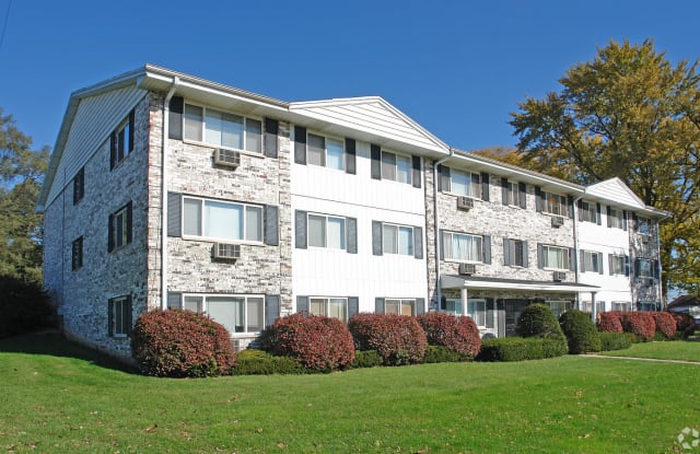 100 W Grove Street #4 - 100 W Grove St, Burlington, WI 53105