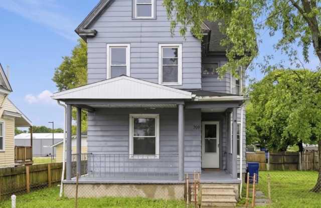 709 E MAIN STREET E Gallery 1