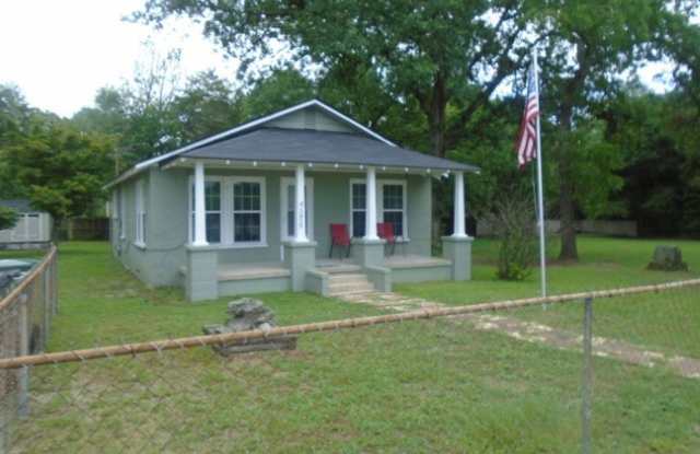 Plenty of Space in Hope Mills! $1050/month! photos photos