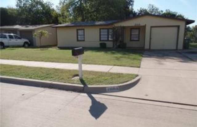 2008 Ridgeway St., Arlington TX 76010 - 2008 Ridgeway Street, Arlington, TX 76010