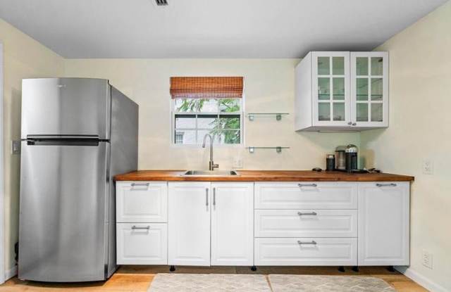 353 E Lakewood Road, West Palm Beach, FL 33405 photos photos