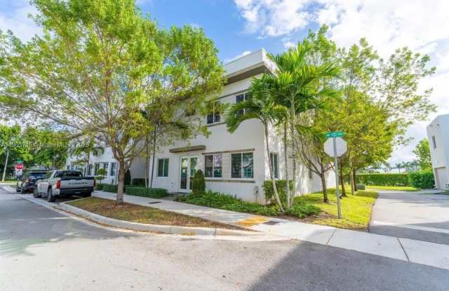 6611 NW 102nd Path - 6611 Northwest 102nd Path, Doral, FL 33178