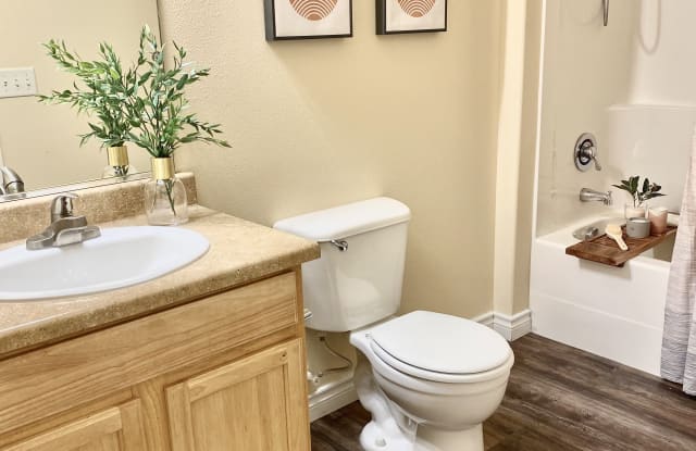 Deer Creek Apartments Gallery 2