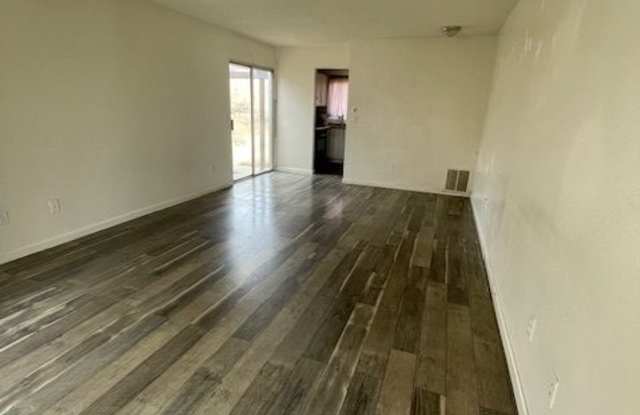 27513 Genevieve Drive Gallery 3