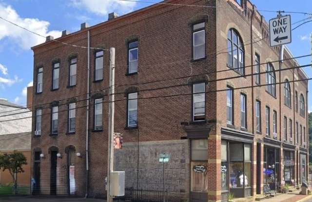 214 Main St - 214 Main Street, Toronto, OH 43964