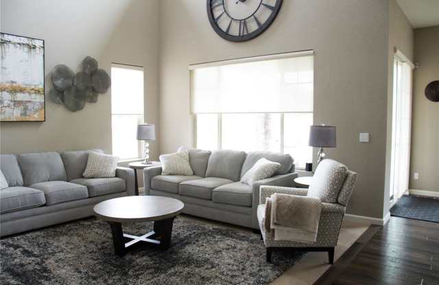 2565 Skyline Ct Gallery 2