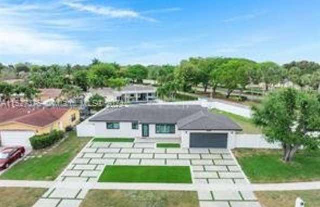 1650 Northwest 114th Avenue - 1650 Northwest 114th Avenue, Pembroke Pines, FL 33026