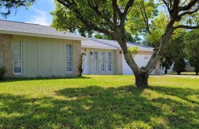 236 E CEDARWOOD CIRCLE - 236 East Cedarwood Circle, Buenaventura Lakes, FL 34743 236 E CEDARWOOD CIRCLE - 236 East Cedarwood Circle, Buenaventura Lakes, FL 34743