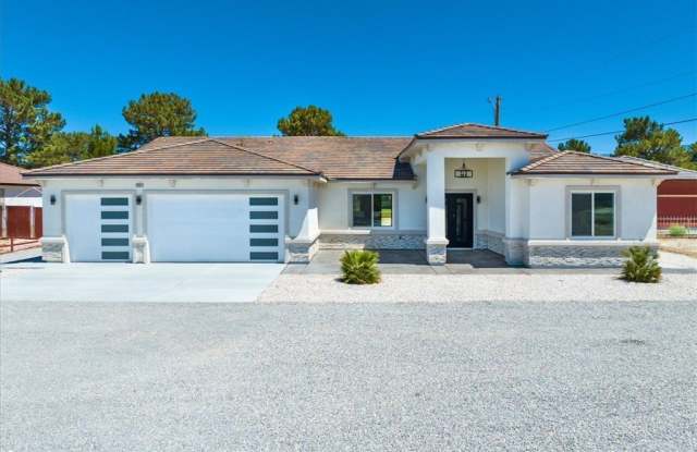2861 S Firestone Court Gallery 2