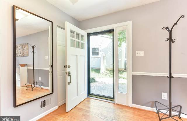 2220 SANIBEL DRIVE Gallery 3