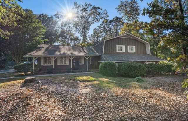 2624 Chandalar Ln - 2624 Chandalar Lane, Pelham, AL 35124