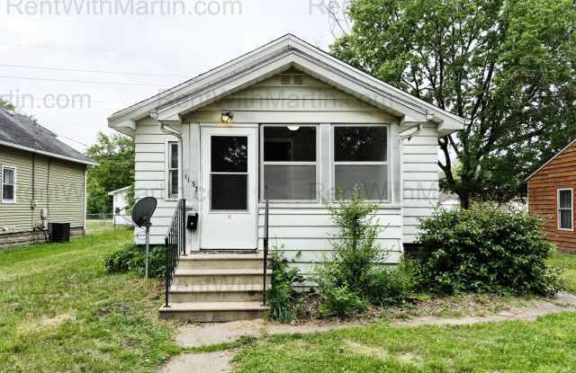 FOR RENT- 1137 Columbia *Pets ok with Conditions! photos photos