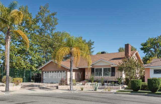 Stunning 3bd Home with Private Outdoor Oasis photos photos