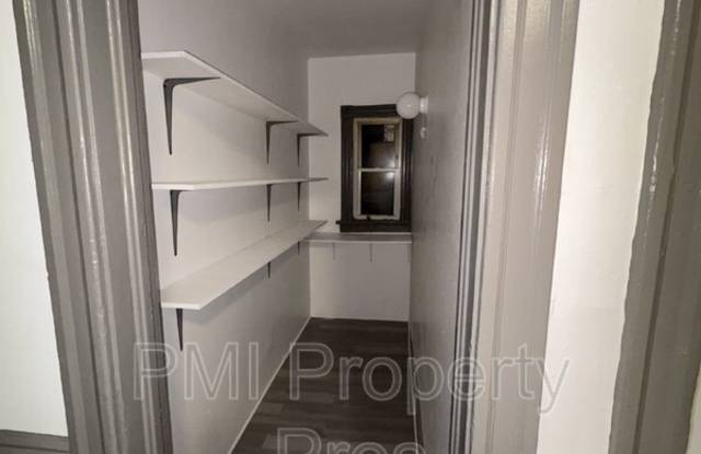 140 E Chambers St photos photos