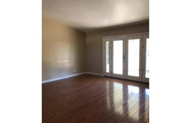 2122 E James Avenue Gallery 2