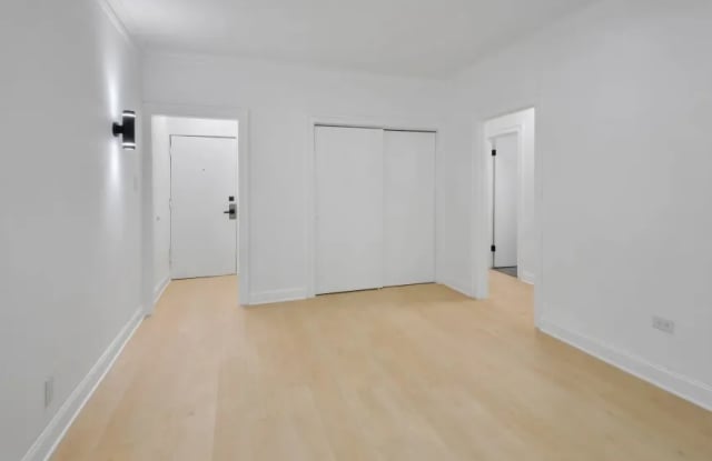 931-905 West Carmen Ave. photos photos