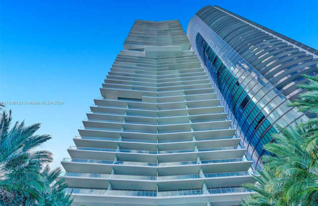 18501 Collins Ave photos photos