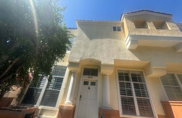 3 Bedroom 2.5 bath Townhome Anaheim Hills Beauty! photos photos