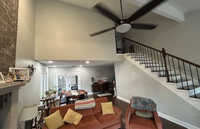 16731 Henderson Pass Gallery 3