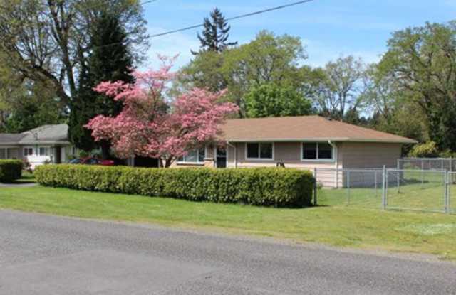 Charming 3 bedroom 1 bath rambler in Lakewood photos photos
