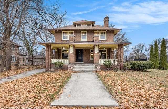 10 LONGFELLOW Street - 10 Longfellow Street, Detroit, MI 48202