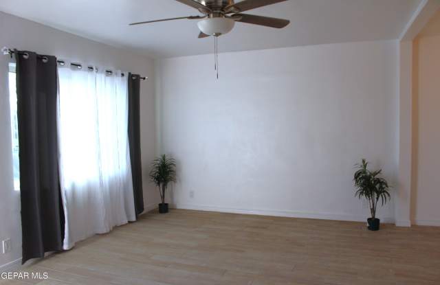 3819 MOREHEAD Avenue Gallery 4