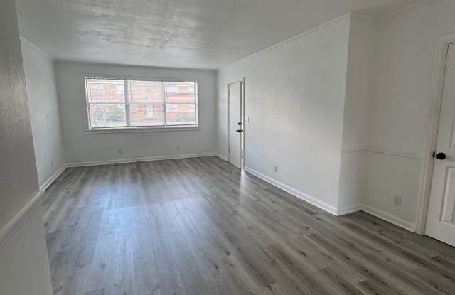 5452 Playa Way - 3 photos photos