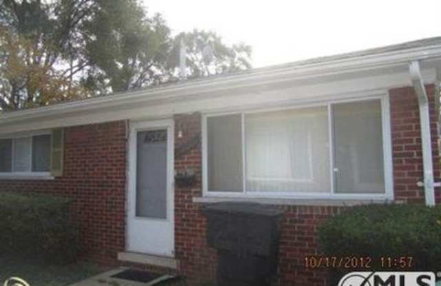 12886 Southfield Fwy Gallery 2