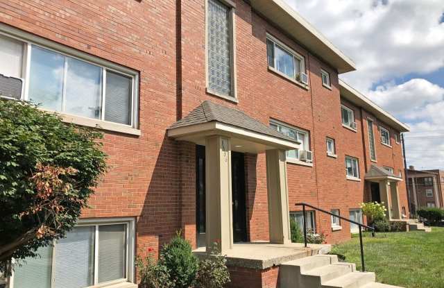 Maple Court Apartments - Where City Convenience Meets Neighborhood Charm! photos photos