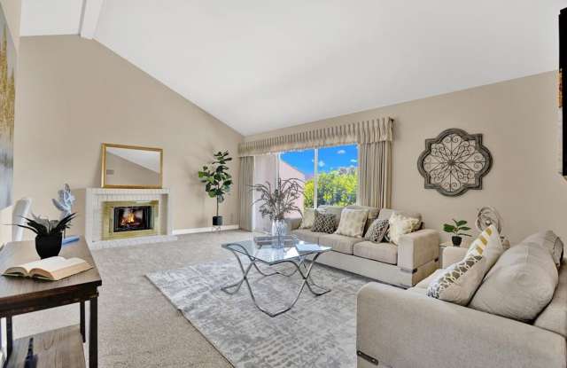 2 Bed, 2 Bath Unit - 17486 Plaza Dolores photos photos