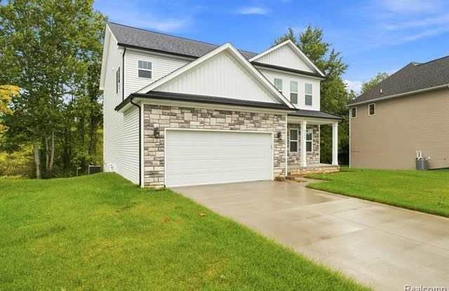 6149 Woodridge Lane Gallery 3