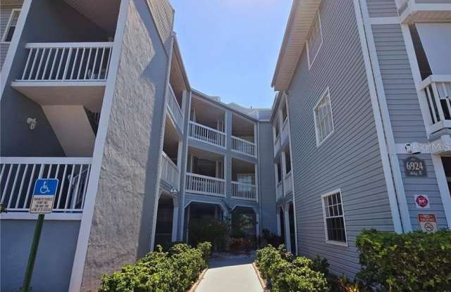 6924 STONES THROW CIRCLE N - 6924 Stonesthrow Circle North, St. Petersburg, FL 33710