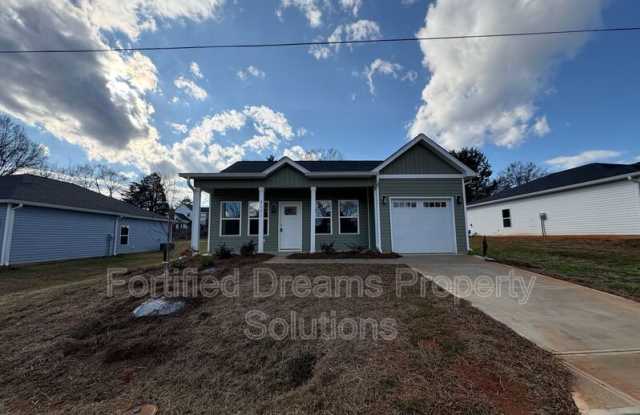 3121 Chapel St - 3121 Chapel Street, Walkertown, NC 27051