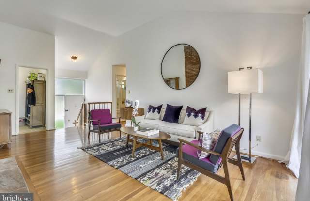 5933 ROSSMORE DRIVE Gallery 3