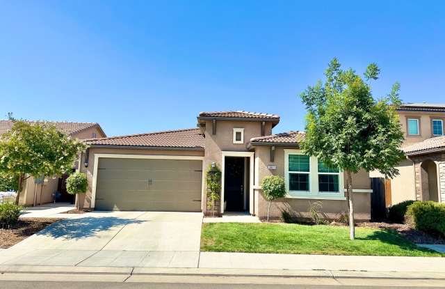 North Clovis 3/3 with Bonus Room and Pool photos photos