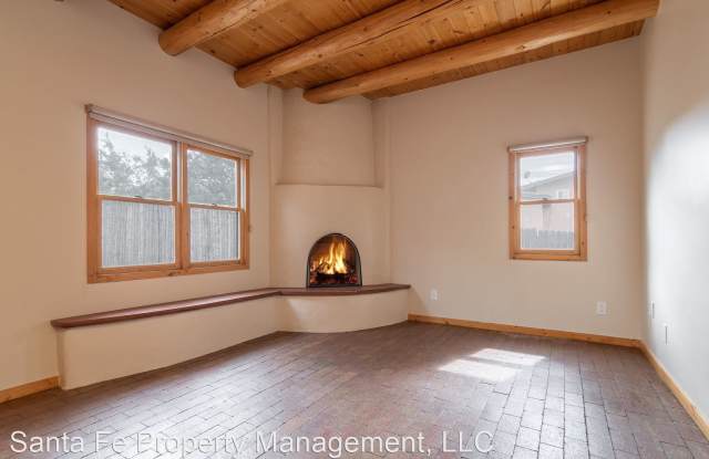 113 1/2 Calle Royal - 113 1/2 Calle Royale, Santa Fe, NM 87505