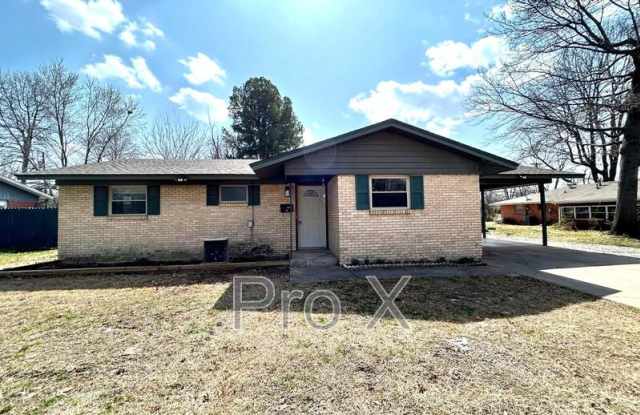 1411 Lawrence Ave photos photos