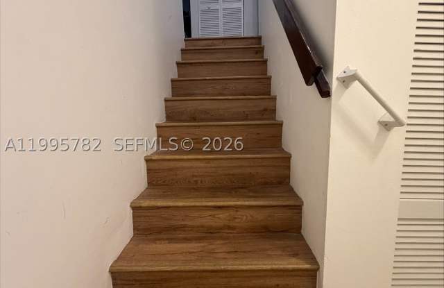 221 W Park Dr Gallery 2