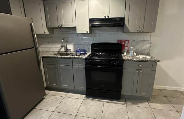 585 BRAMHALL AVE photos photos