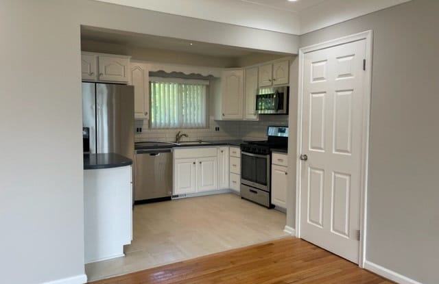 8872 16 1/2 Mile Road - 8872 16 1/2 Mile Road, Sterling Heights, MI 48312