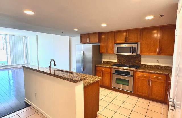 Harbor-View Living in the Heart of Downtown Long Beach – 2 Bed / 2 Bath High-Rise at 411 Seaside Way Gallery 4