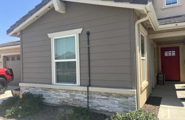 1663 Thistle Lane - 2 - 1663 Thistle Lane, Los Banos, CA 93635