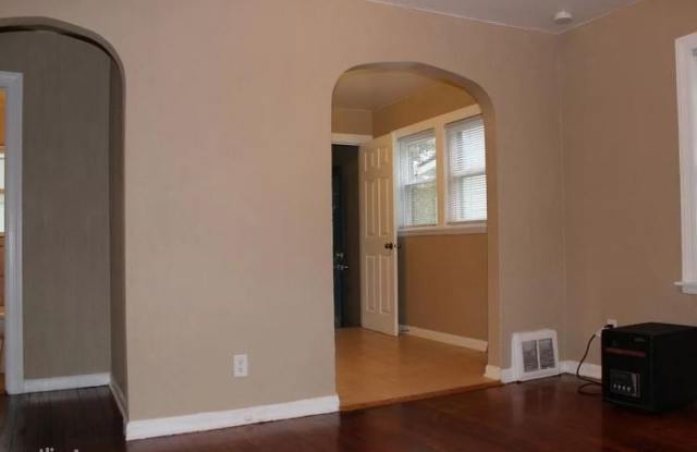 621 Mount St Gallery 2