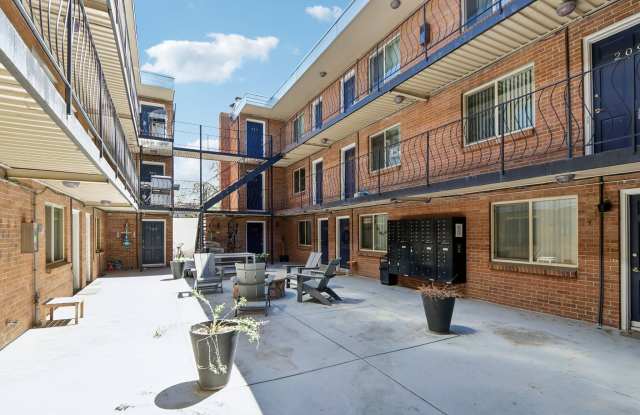 222 Logan Gallery 2