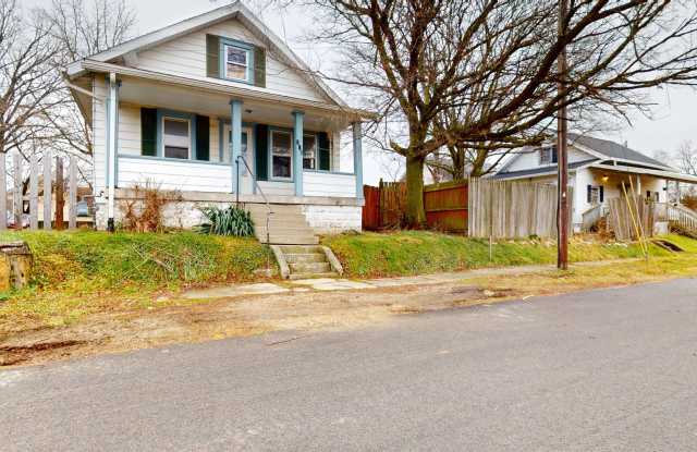 3 Bedroom, Quiet Street Near Park! - 452 Cherry Street, Mansfield, OH 44905