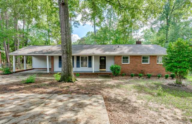 Charming ranch - style home in an unbeatable location! photos photos