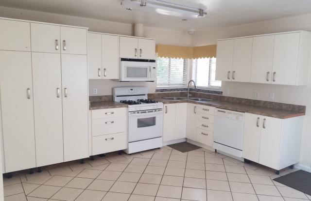 7893 Adrian Dr. Gallery 4