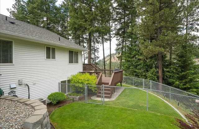 Qualchan Hills Gorgeous 4 bed / 4 bath Gallery 3