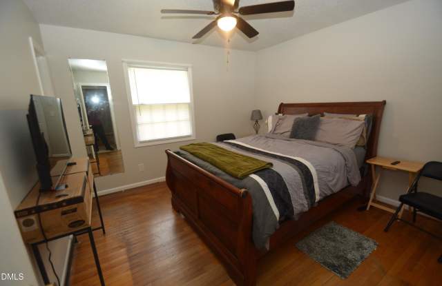 3407 Facade Gallery 3