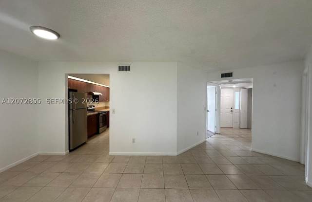 2003 SE 27th Dr Gallery 4